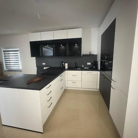 Exklusive Flughafen-messe Naehe Duesseldorf *